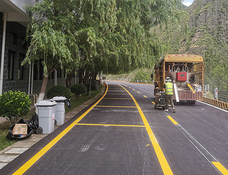 甘孜道路划线施工