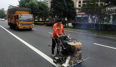 如何提高高速公路道路划线施工效率？