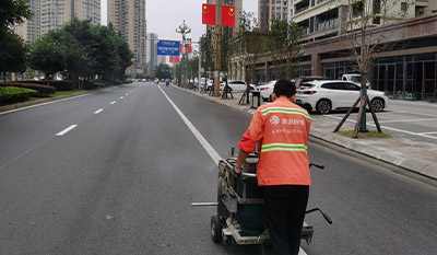 如何避免彩色防滑路面陶瓷颗粒脱落？