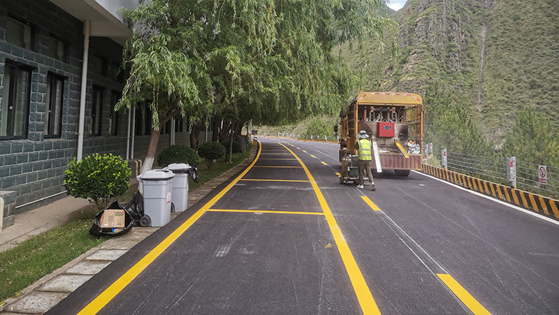 道路划线施工